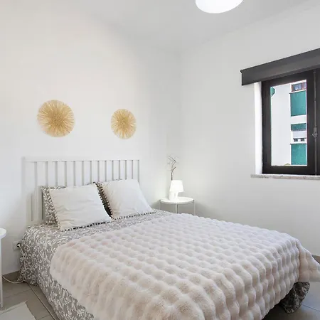 A O - Augusta Peniche